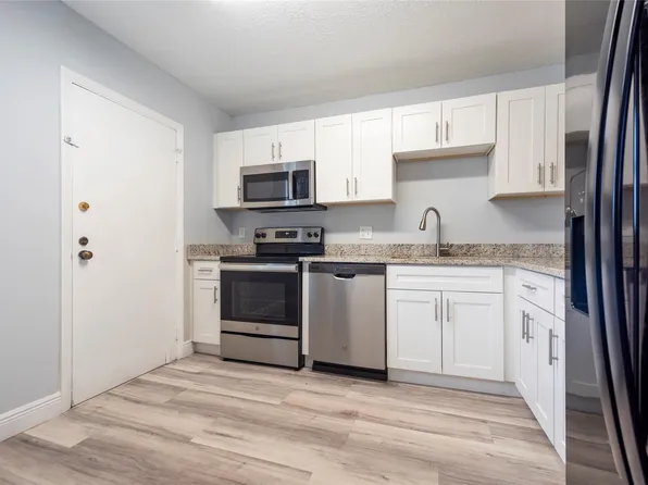 6061 N Falls Circle Drive #102, Lauderhill, FL 33319