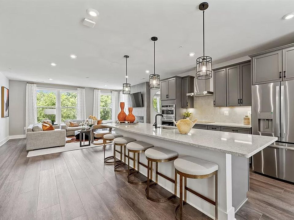 1st image of 1029 N Lombardy St #B