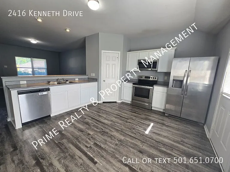 2416 Kenneth Dr — Photo 3