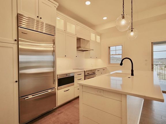 5th image of 9067 Hawks Reserve Ln #201