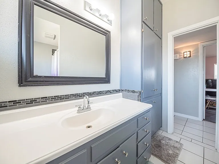 2901 Nabors Ln — Photo 24