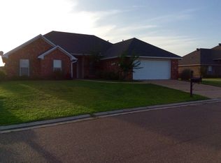 702 Clubhouse Dr, Pearl, MS 39208