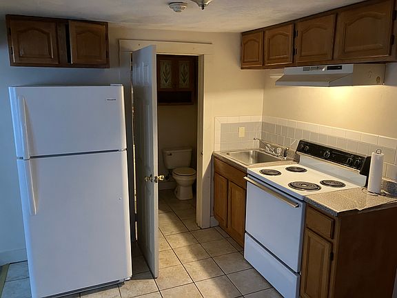 Kitchen. New photos coming soon.