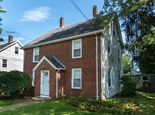 5 Naviens Ln, Waltham, MA 02453