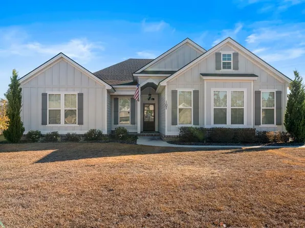 107 Floyd McNeal Dr, Hahira, GA 31632