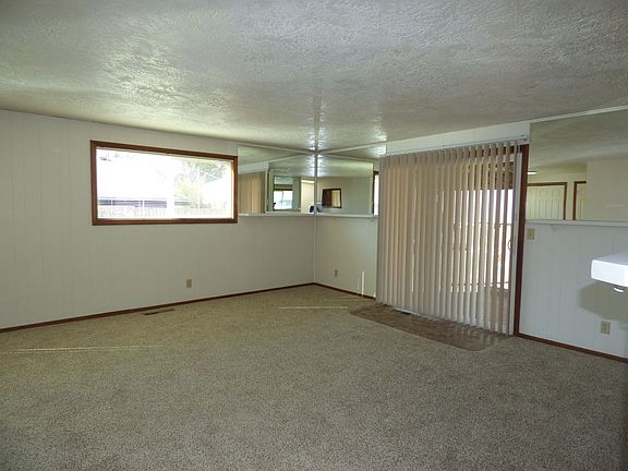 2nd image of 2081 Elmwood Dr S