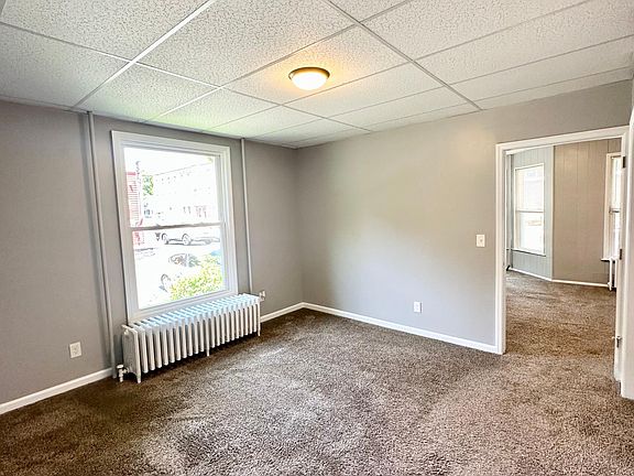 2nd image of 476 Pawling Ave Unit 1