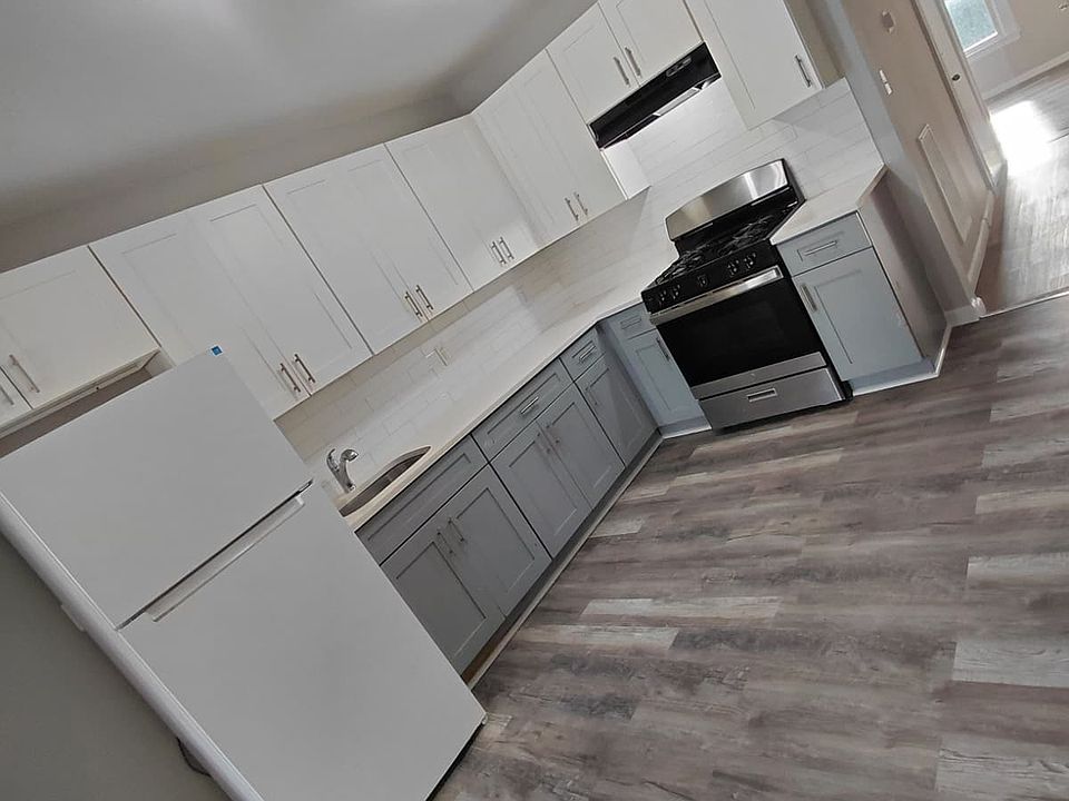 1st image of 25 Edgar St #B1