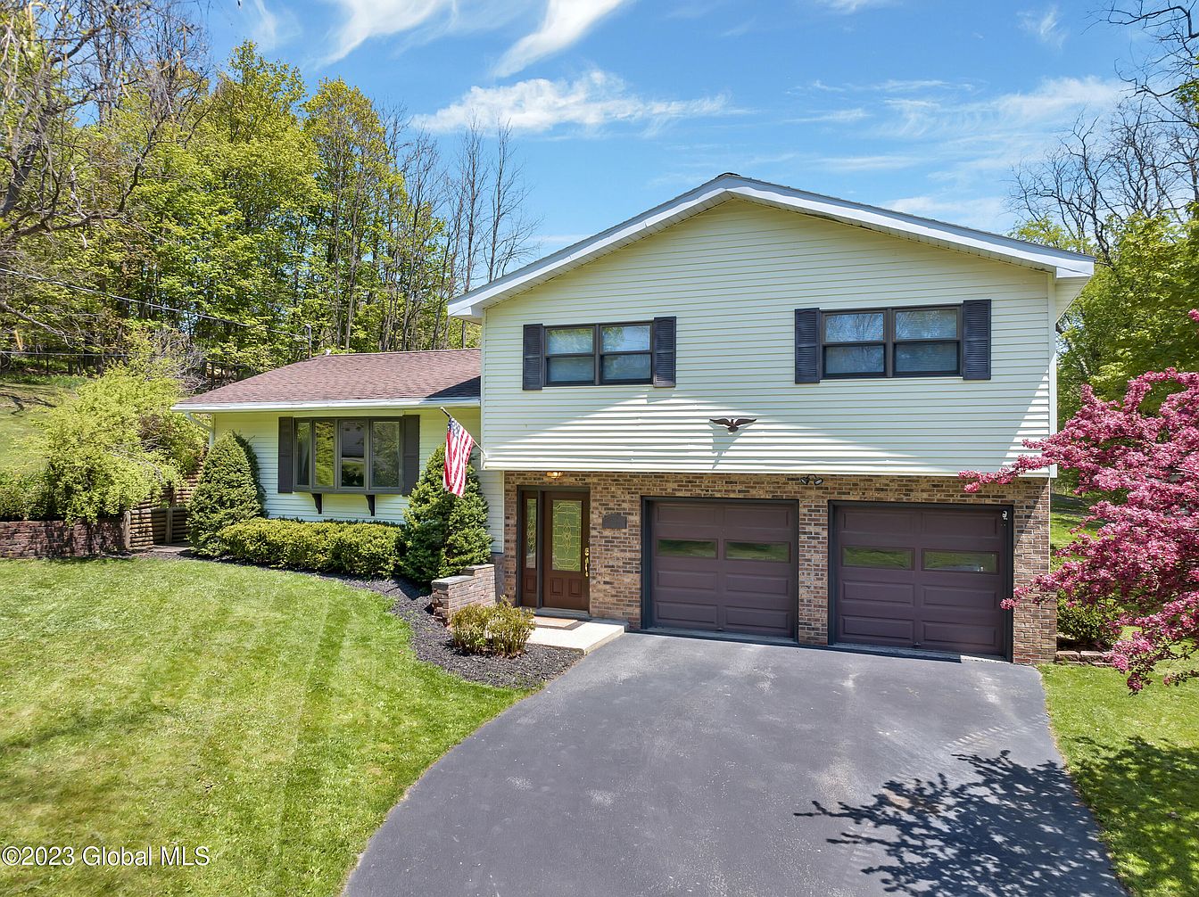 1st image of 116 W Hill Road
