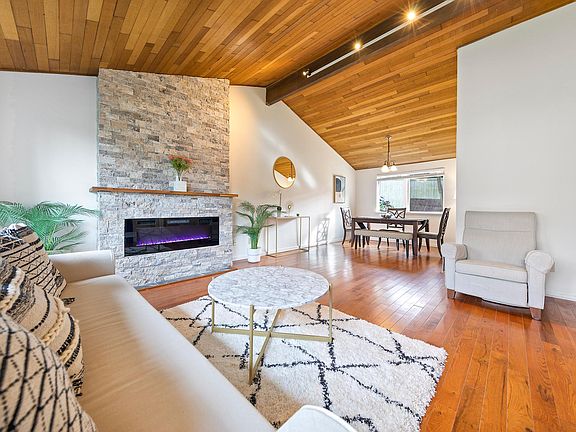 3rd image of 14717 SE 15th Pl