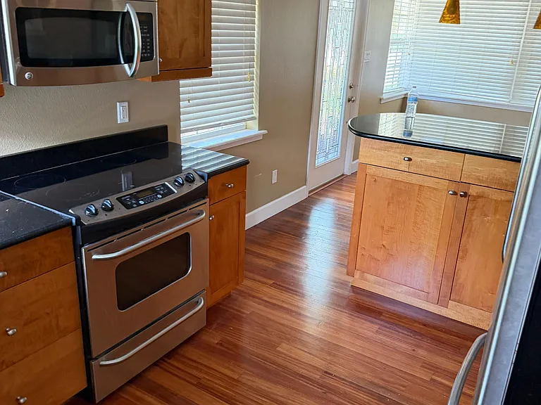 1522 E Washington St #1522 — Photo 3