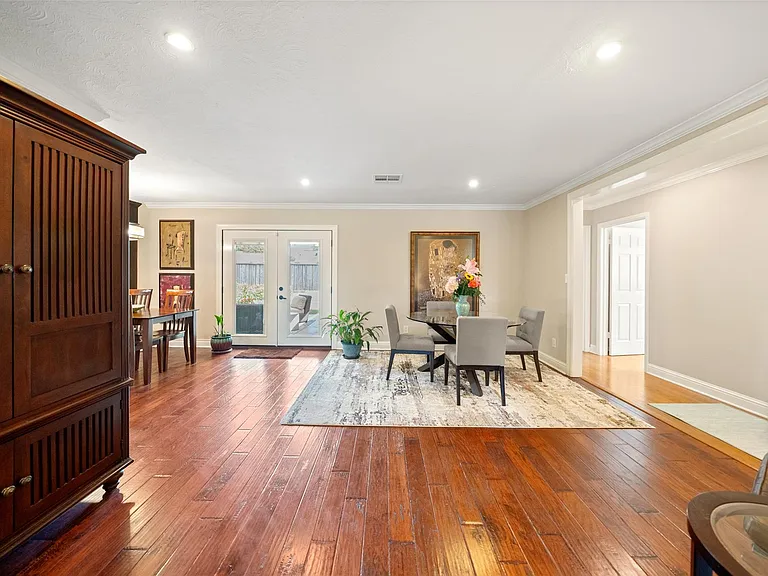 2523 Droxford Dr — Photo 6