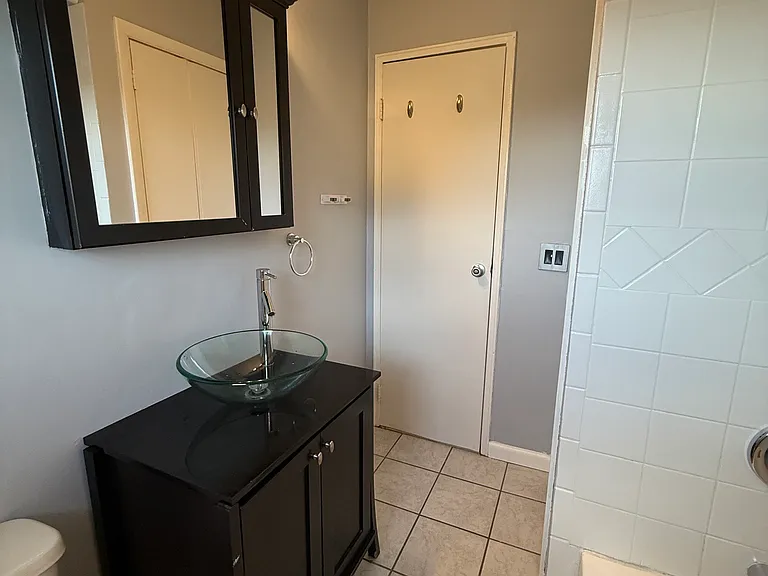 282 Main St #4 — Photo 8