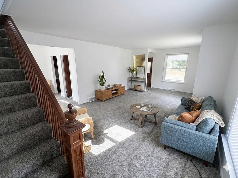 514 Franklin Ave — Photo 11