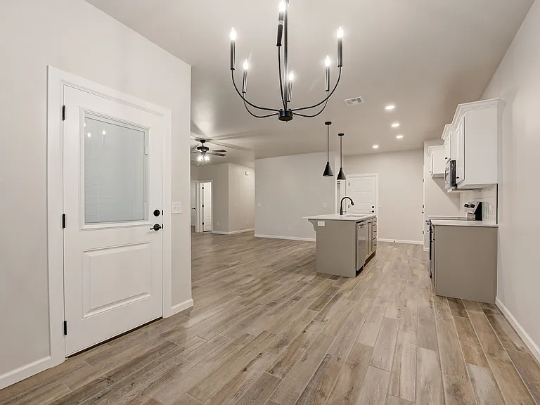 2298 E Sooner Rd — Photo 18