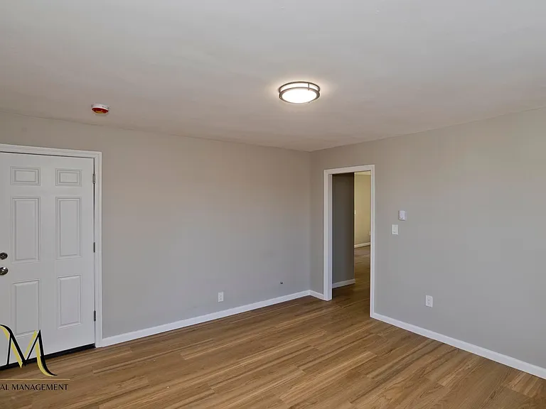 24 Hilton St — Photo 9