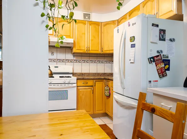 495 East 7th Street image 7 of 14