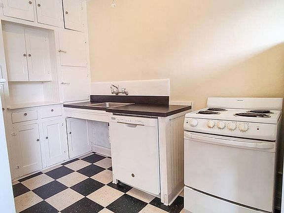 Studio - Kitchen