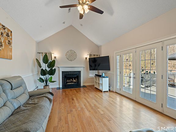 2nd image of 453 Burlington Road