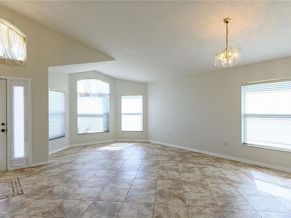 4th image of 10637 Creel Ct
