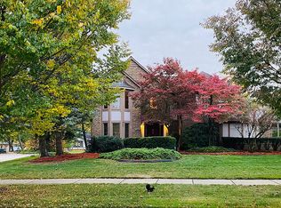 1661 Carpenter Dr, Troy, MI
