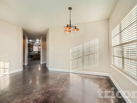 4th image of 2186 Liriope Ln