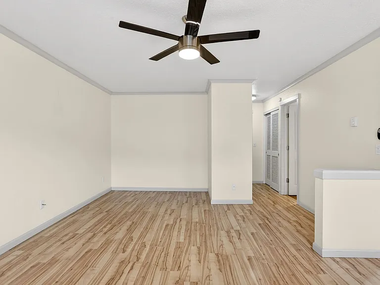 8950 N Kellogg St #15 — Photo 9