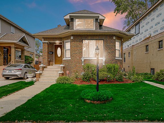 2nd image of 2033 S 11th Ave