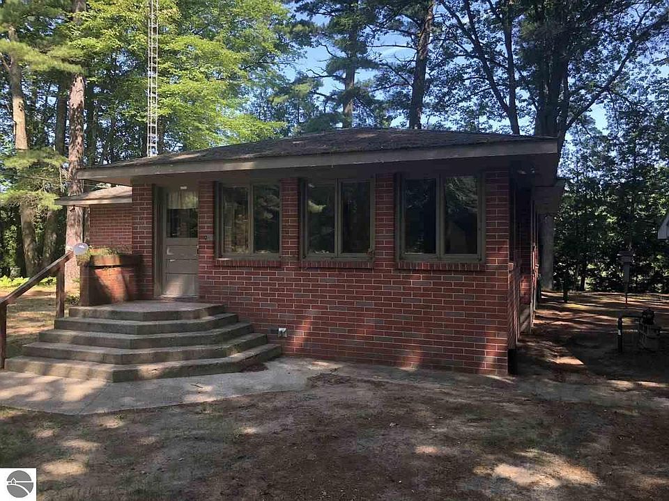 1st image of 6888 Aarwood Trl NW