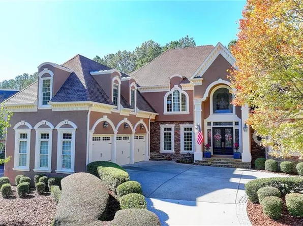 709 Henley Fields Cir, Johns Creek, GA 30097