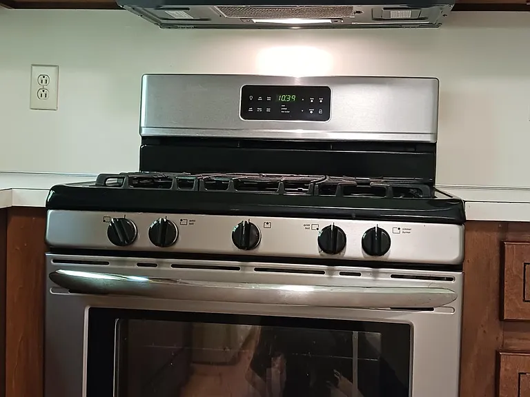 New five burner gas range and microwave