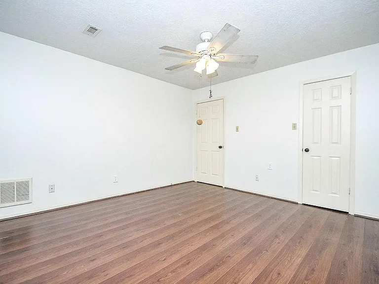 6702 Spring Leaf Dr — Photo 23