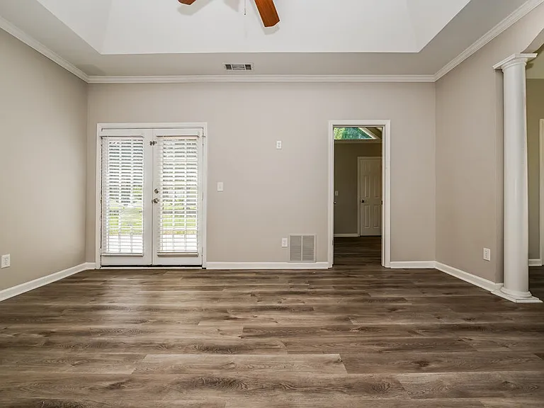 1101 E Shoreview Rd — Photo 8