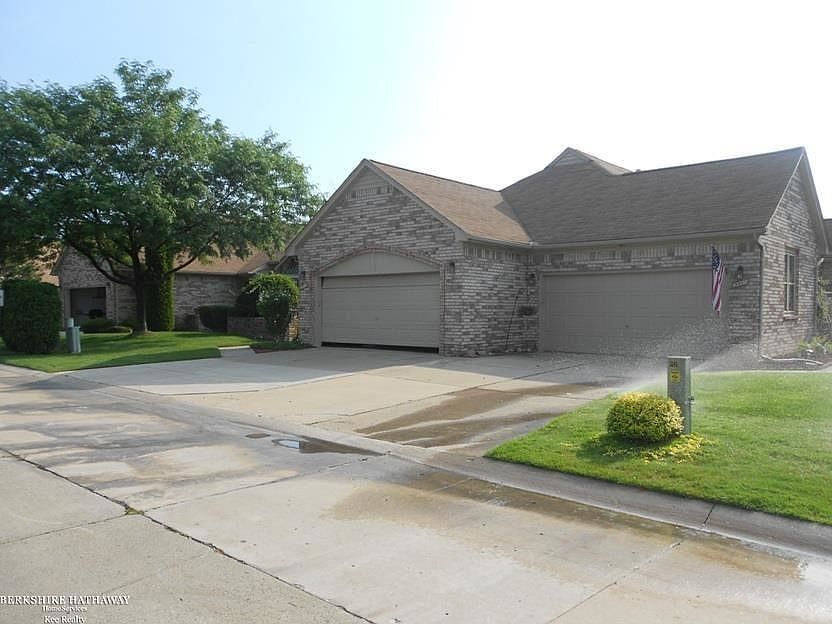 1st image of 43384 River Bend Blvd