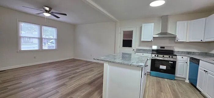 5490 Glenview Dr — Photo 4
