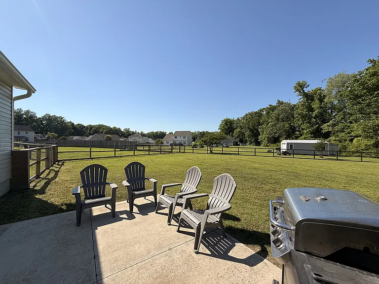 305 Agatha Ct — Photo 19