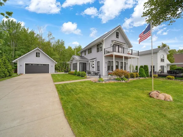 3493 Round Lake Hwy, Manitou Beach, MI 49253