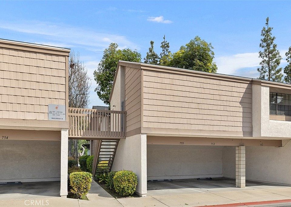1st image of 26701 Quail Crk APT 203