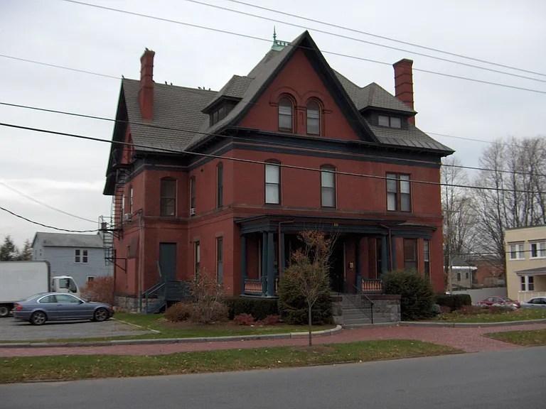 Skidmore Apartments — Photo 39