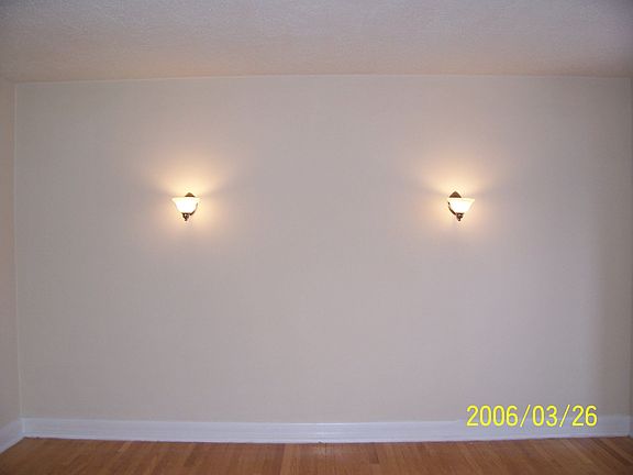 Living Room w/ Hardwood Floors