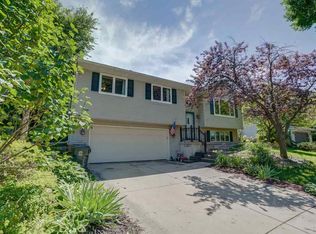 2809 Maple Grove Dr, Madison, WI 53719