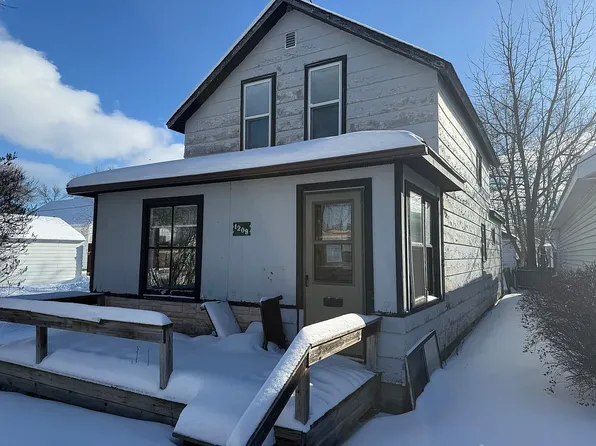 1209 6th St, International Falls, MN 56649