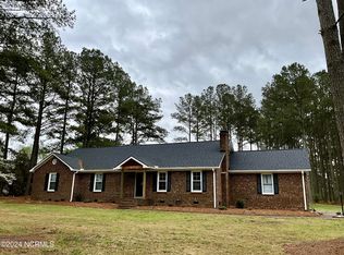 3528 Mobleys Bridge Rd, Grimesland, NC 27837