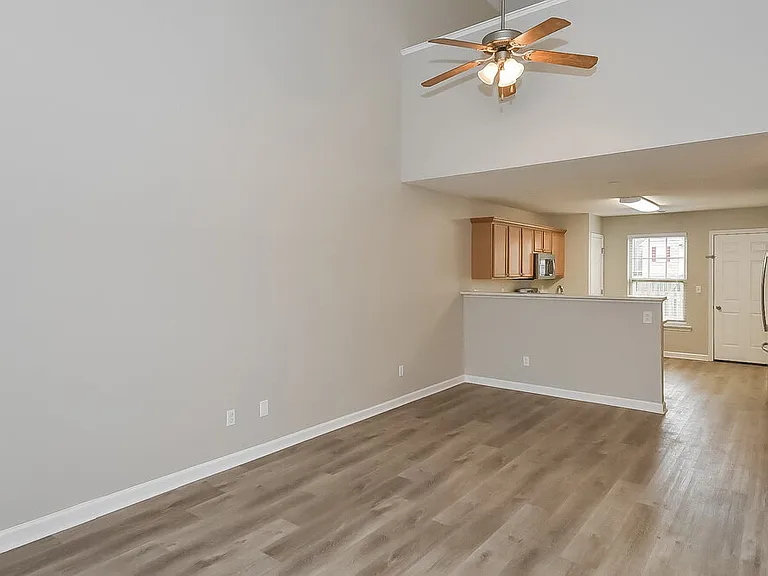 214 Ben Ln — Photo 4