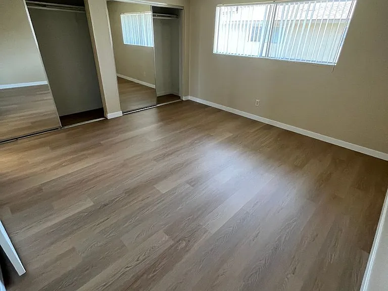 Westgate Villa Apartments — Photo 31