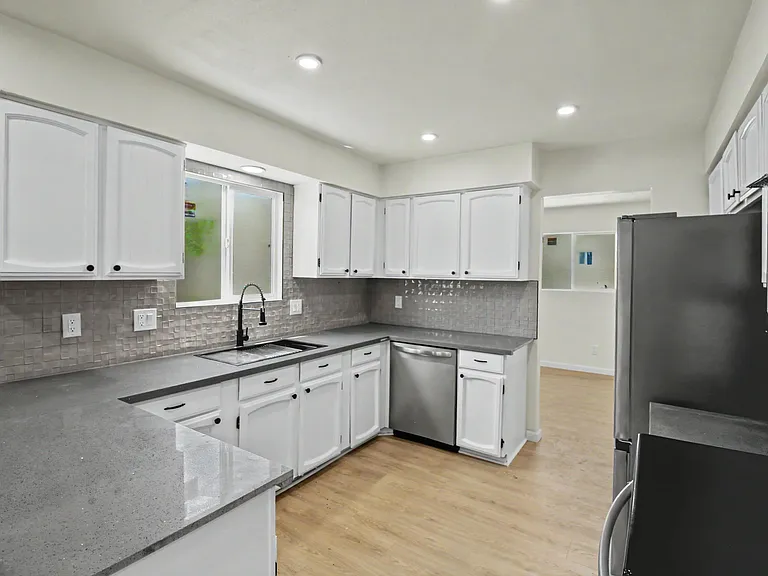 6325 Christy Ave NE — Photo 6
