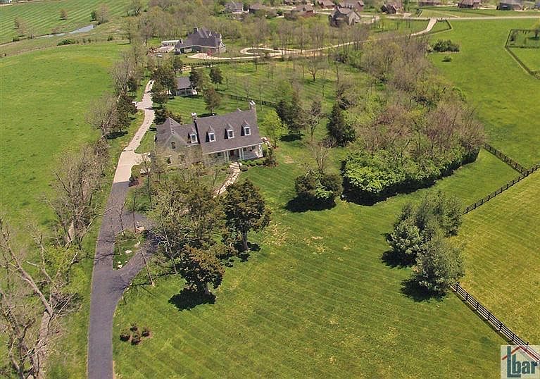 1st image of 106 Stonewall Dr