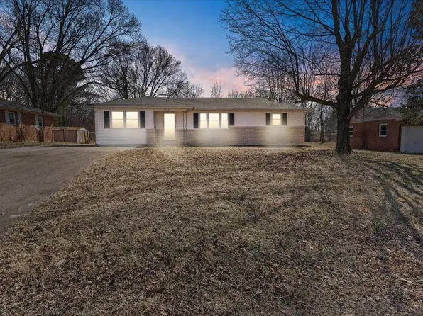 726 Clark Cir, Bowling Green, KY 42103