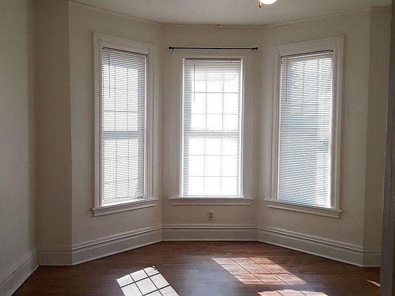 5th image of 1226 Hughitt Ave