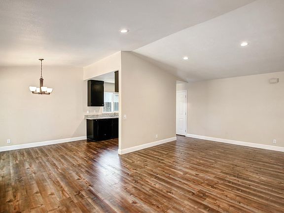 3rd image of 4987 Curve Wood Way